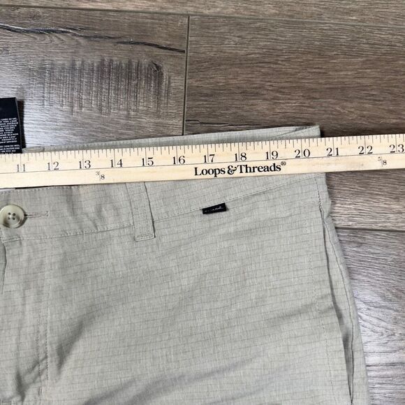 Travis Mathew Men’s Size 40 Performance Golf Shorts Tan Lightweight Casual - Picture 5 of 9